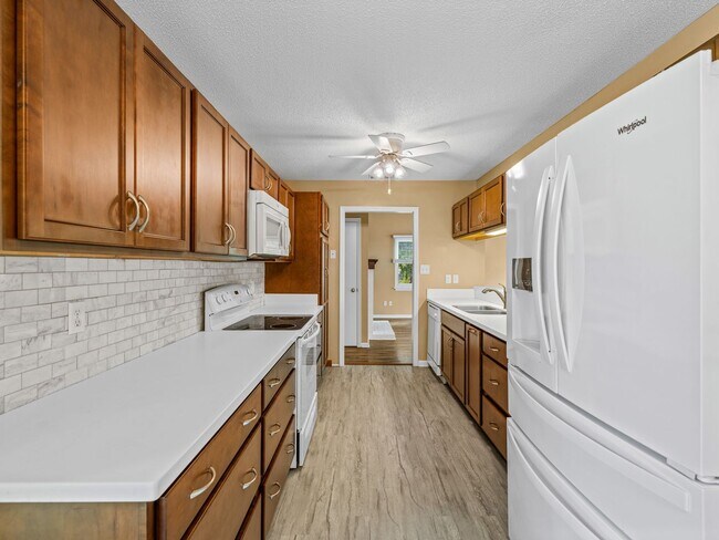 Building Photo - 542 Shadowridge Rd