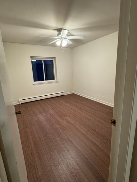 Building Photo - 2260 N Summit Ave