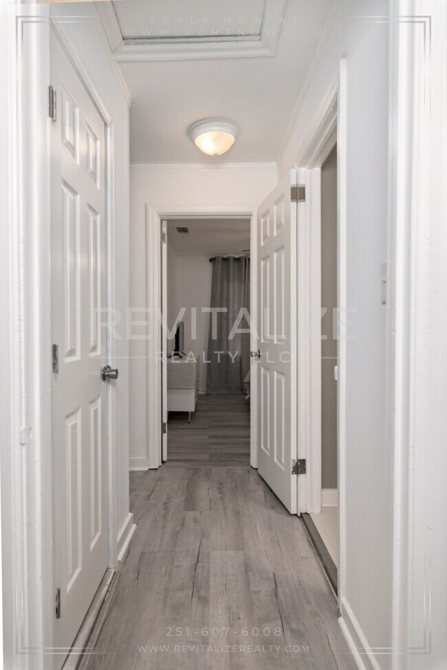 Building Photo - HALF-OFF DEPOSIT SPECIAL! Furnished 2 Bedr...