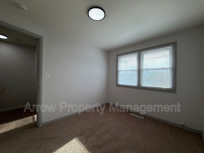 Building Photo - 5405 Benton St