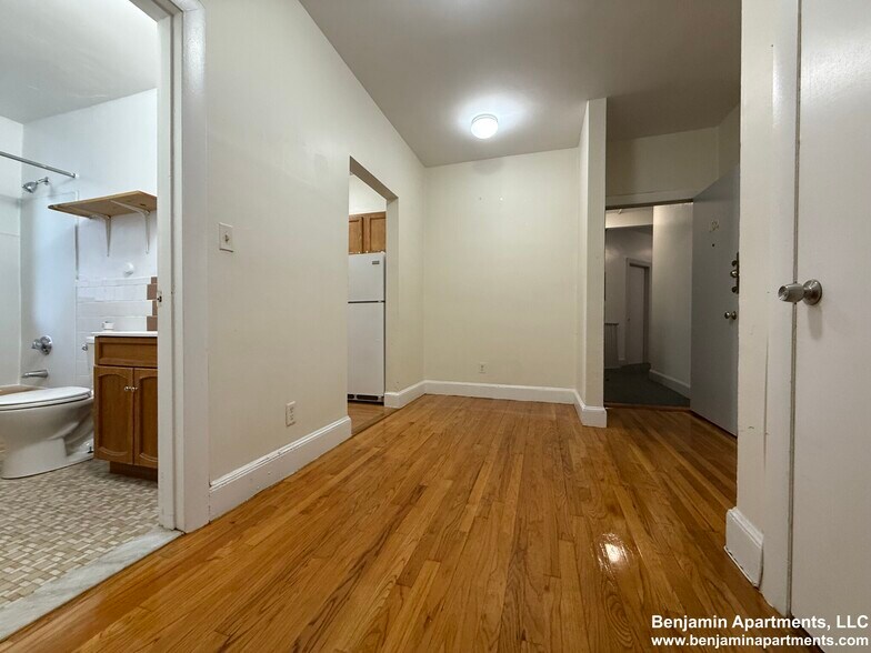 Building Photo - 93 Lancaster Ter