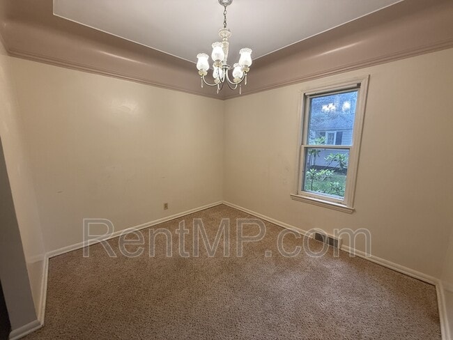 Building Photo - 524 N Kinney Ave