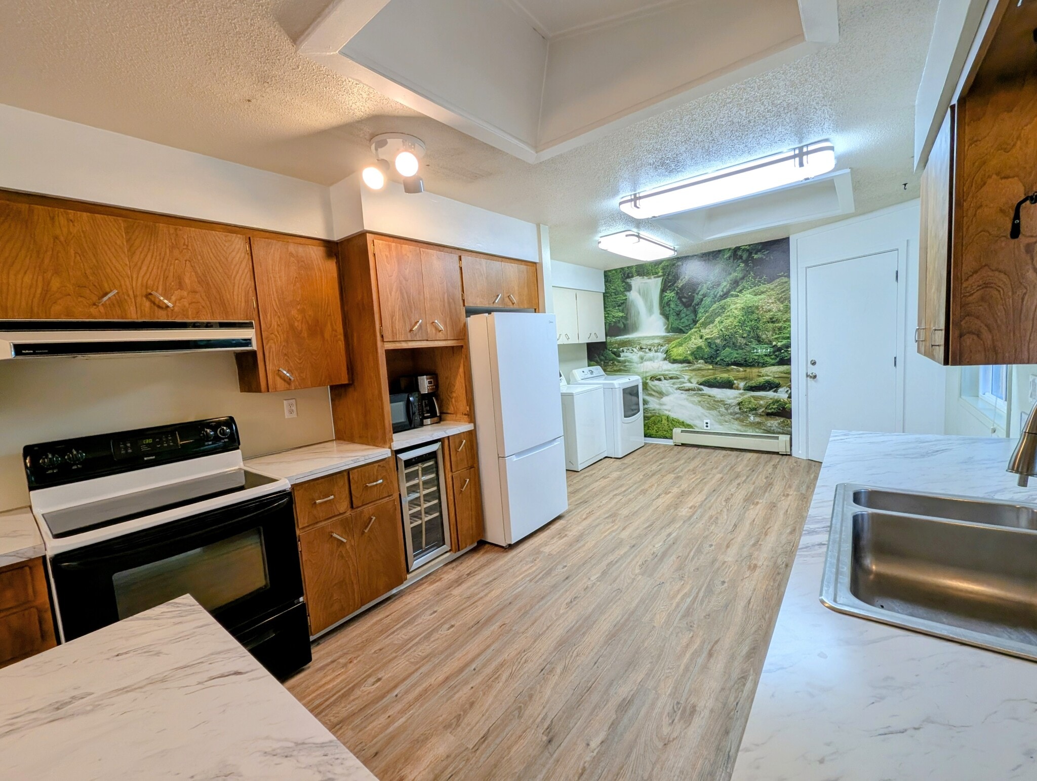 new luxury vinyl plank flooring - 2575 Yew Street Rd