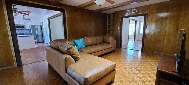 Building Photo - 253 Northwind Dr