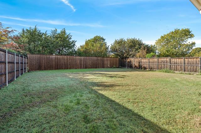 Building Photo - 11001 La Grange Dr