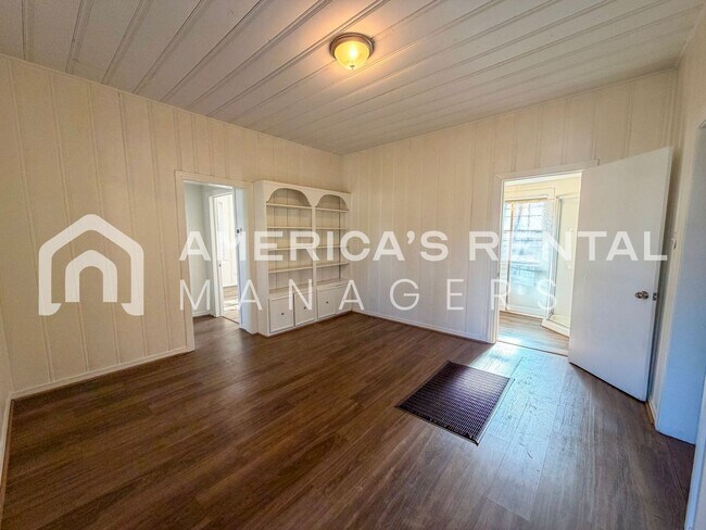 Building Photo - Charming & Spacious Graysville Home for Rent! SECTION 8 FREINDLY!