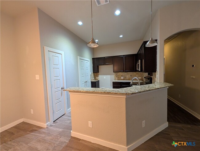 Building Photo - 1135 Creekside Orchard