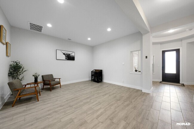 Building Photo - Stunning 4BR House in Leander