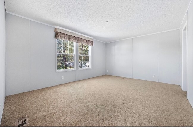 Building Photo - 8376 Huntington Ct