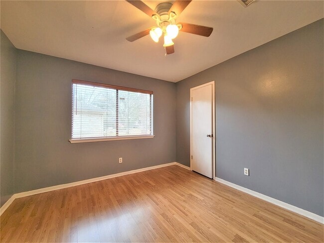 Building Photo - 13122 Waldemere Dr