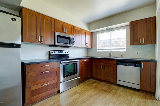 Building Photo - 2379 W Hazelwood St
