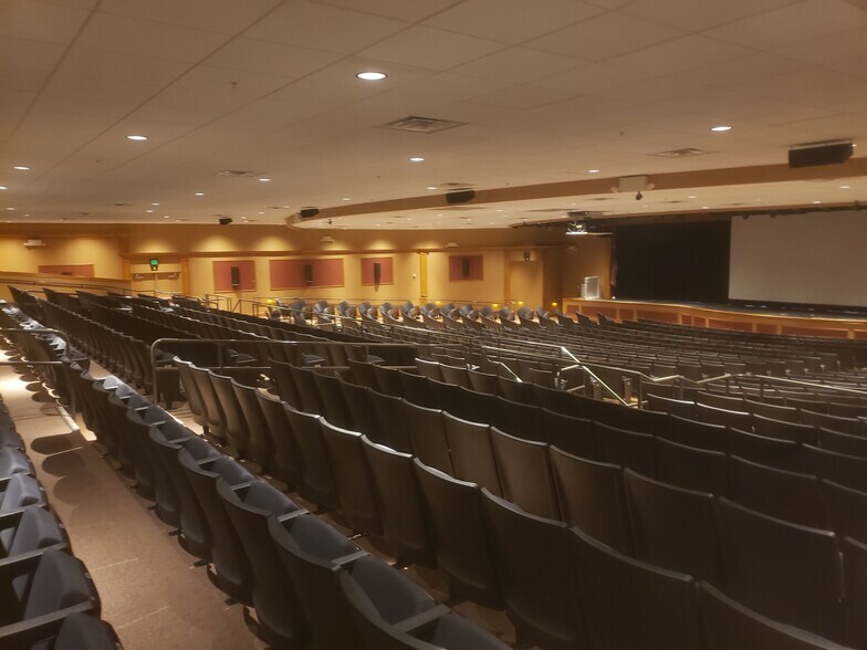 1200 seat theatre - 211 Easthampton I