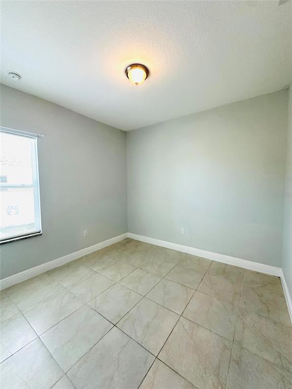 Building Photo - 702 Bluebill Pl