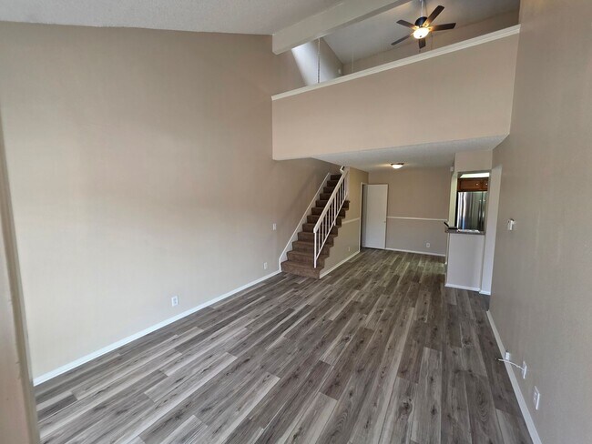 Building Photo - Beautiful Upgraded "Westside" Condo!