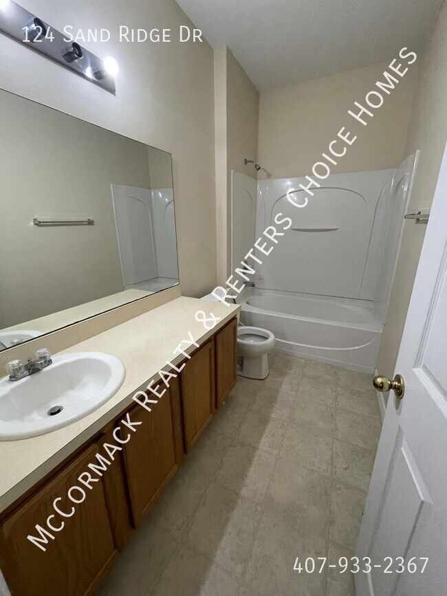 Building Photo - 124 Sand Ridge Dr