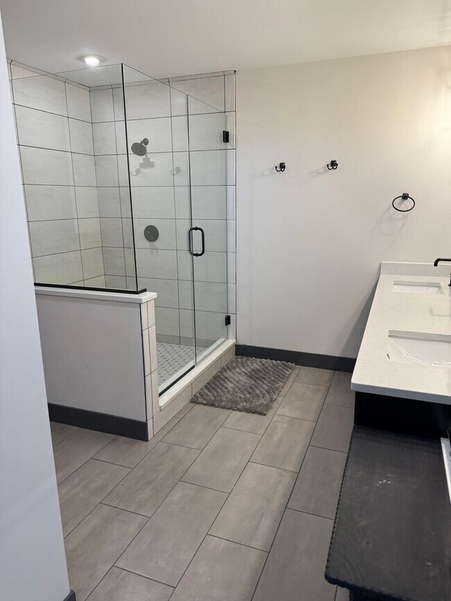 Building Photo - 100 Quartz Knl