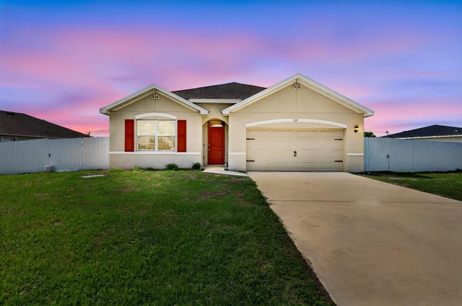 Building Photo - 393 SW Tarra Ave