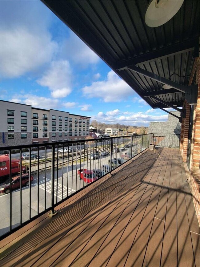 Building Photo - 550 E Main St