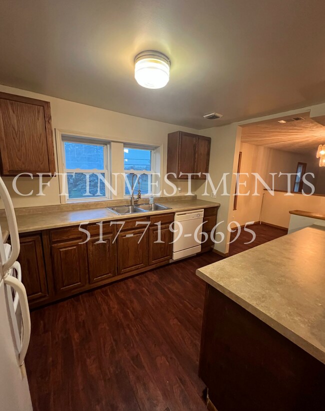 Kitchen - 14360 S Grange Rd