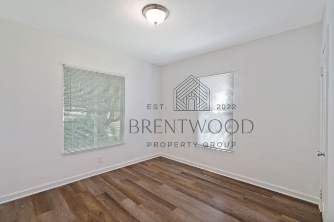 Building Photo - Charming 3BR/1B Single-Family Home