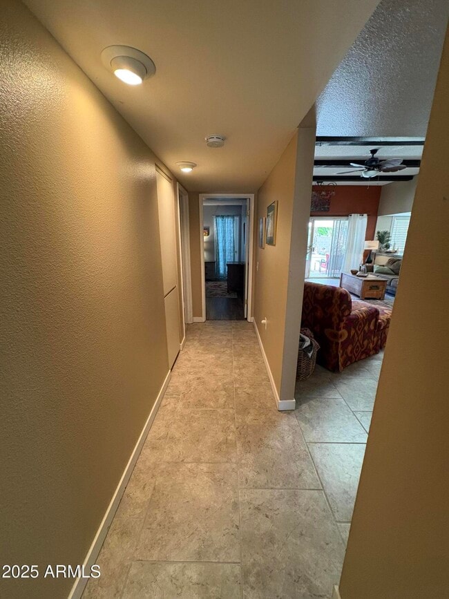 Building Photo - 16425 N Orchard Hills Dr