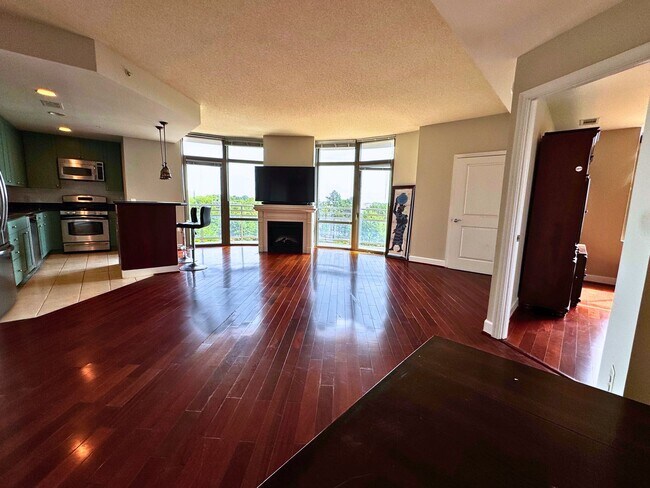Building Photo - Luxury Fully Furnished 2BR/2BA Corner Cond...