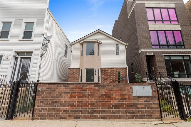 Primary Photo - 1464 W Ohio St