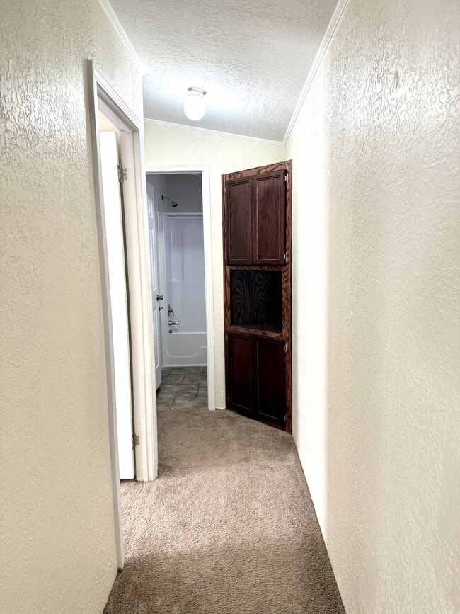 Building Photo - 291 Golden Dr