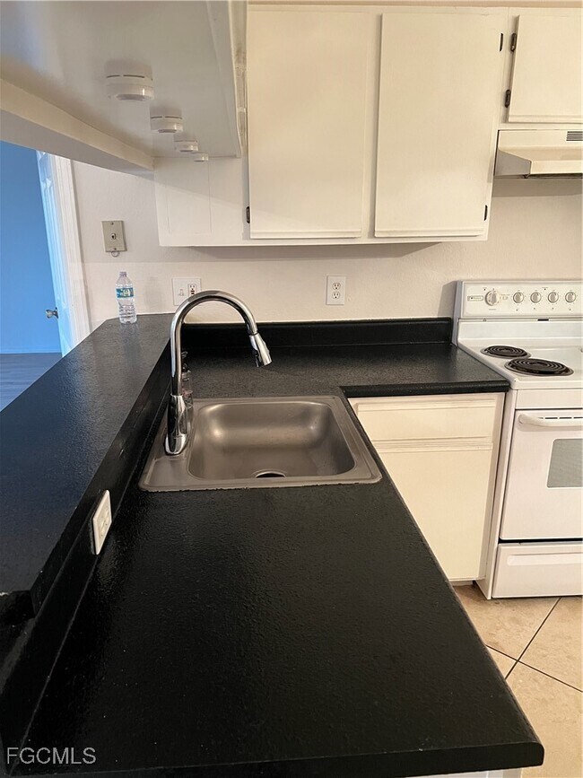 Building Photo - 6461 Aragon Way