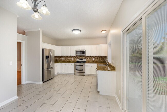 Building Photo - 533 Millpond Rd