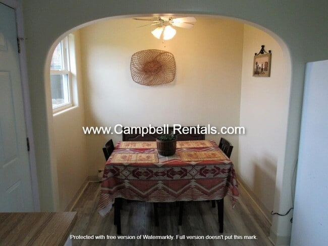 Building Photo - DE1405