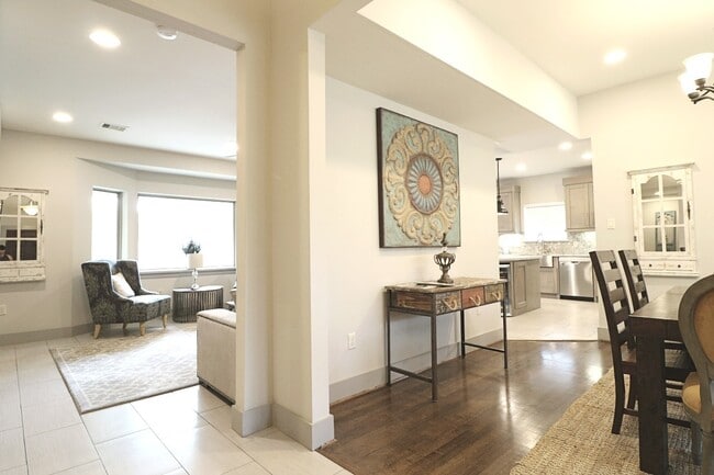 Building Photo - 5251 Lymbar Dr
