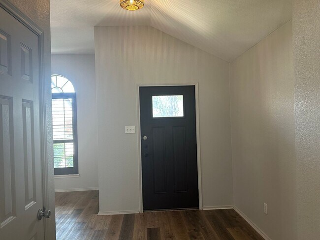 Building Photo - 5212 Blackwood Dr