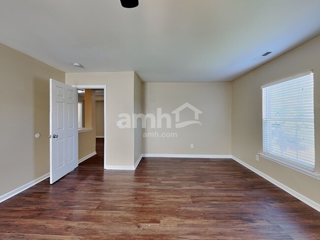 Building Photo - 238 Larktree Ln