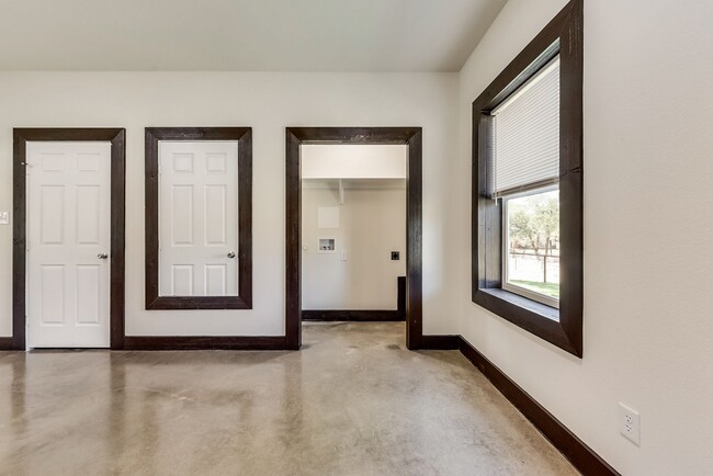 Building Photo - Longhorn Ranch-Barndo Community-Half Acre Lots