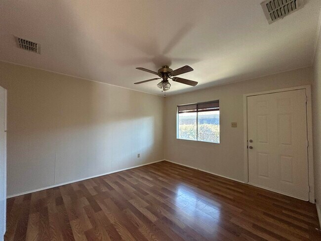 Building Photo - 3004 Musser St