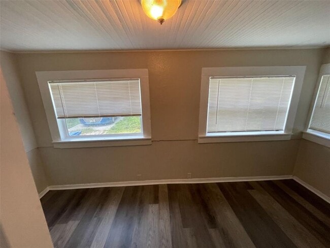 Building Photo - 1651 32nd Ave N