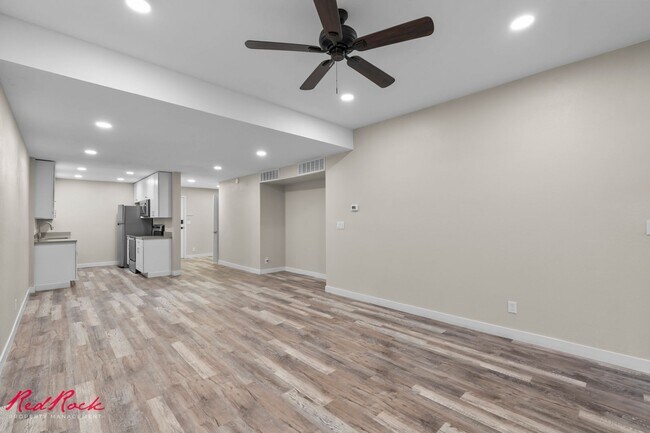 Building Photo - 2 Bedroom Condo in the Heart of St. George!