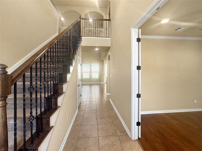 Building Photo - 14312 Senia Bend