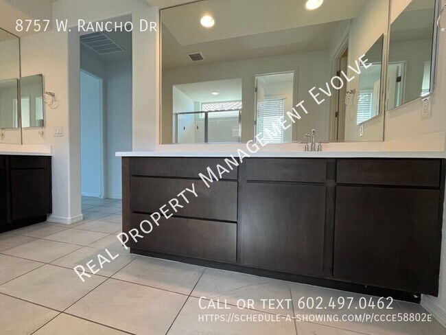 Building Photo - 8757 W Rancho Dr