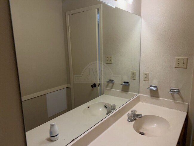 Building Photo - 4111 Water St