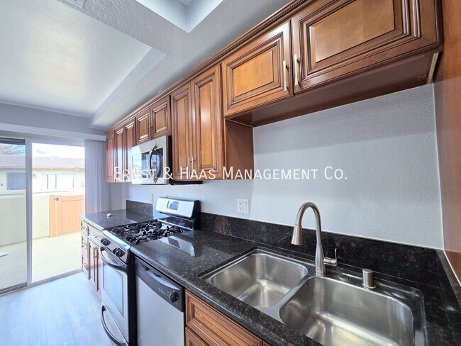 Building Photo - 12526 Cuesta Dr