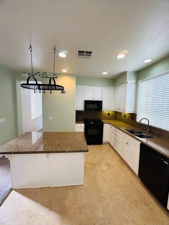 Building Photo - Charming 3 Bedroom 2.5 Bathroom Northstar Ranch Home with Spacious Layout & Community Amenities