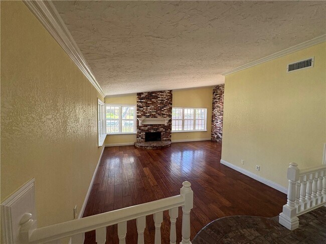 Building Photo - 2490 Michigan Dr