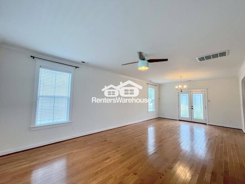 Building Photo - 3711 E Ocean View Ave