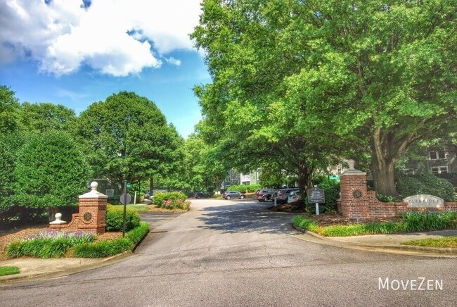 Building Photo - 1221 Westview Ln