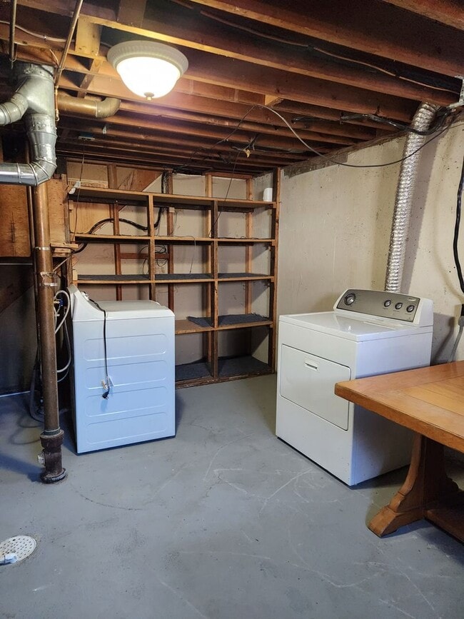 Building Photo - Great home in very desired area!