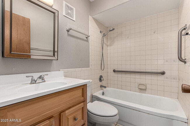 Building Photo - 6721 E McDowell Rd