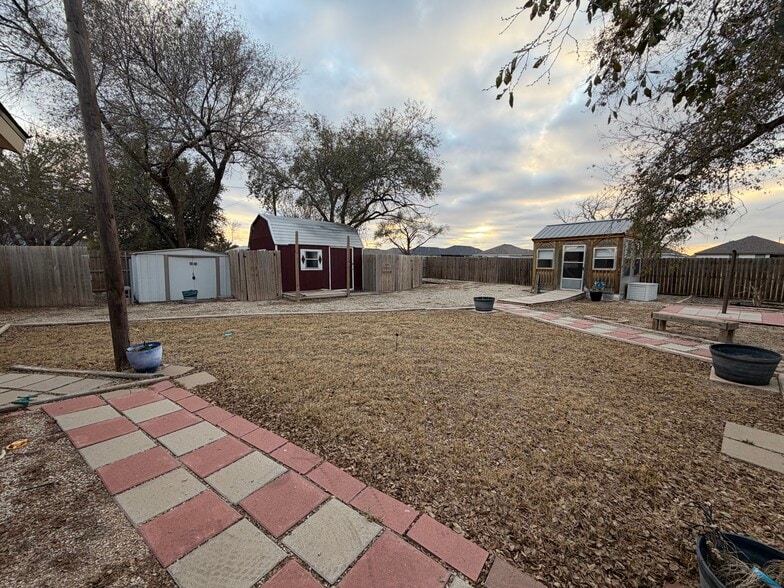 Building Photo - 3408 Upland Ave