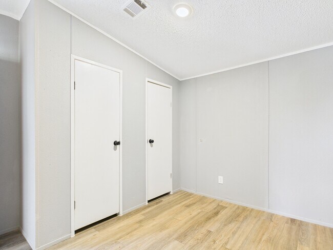 Building Photo - 12418 N Lake Houston Pkwy